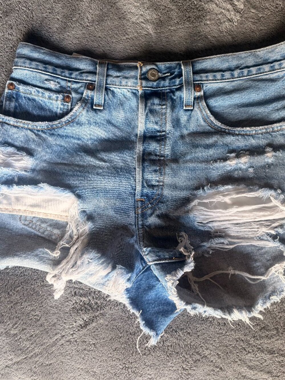 Levi’s 501 High Rise Distressed Cutoff Denim Shorts Light Wash Size 30